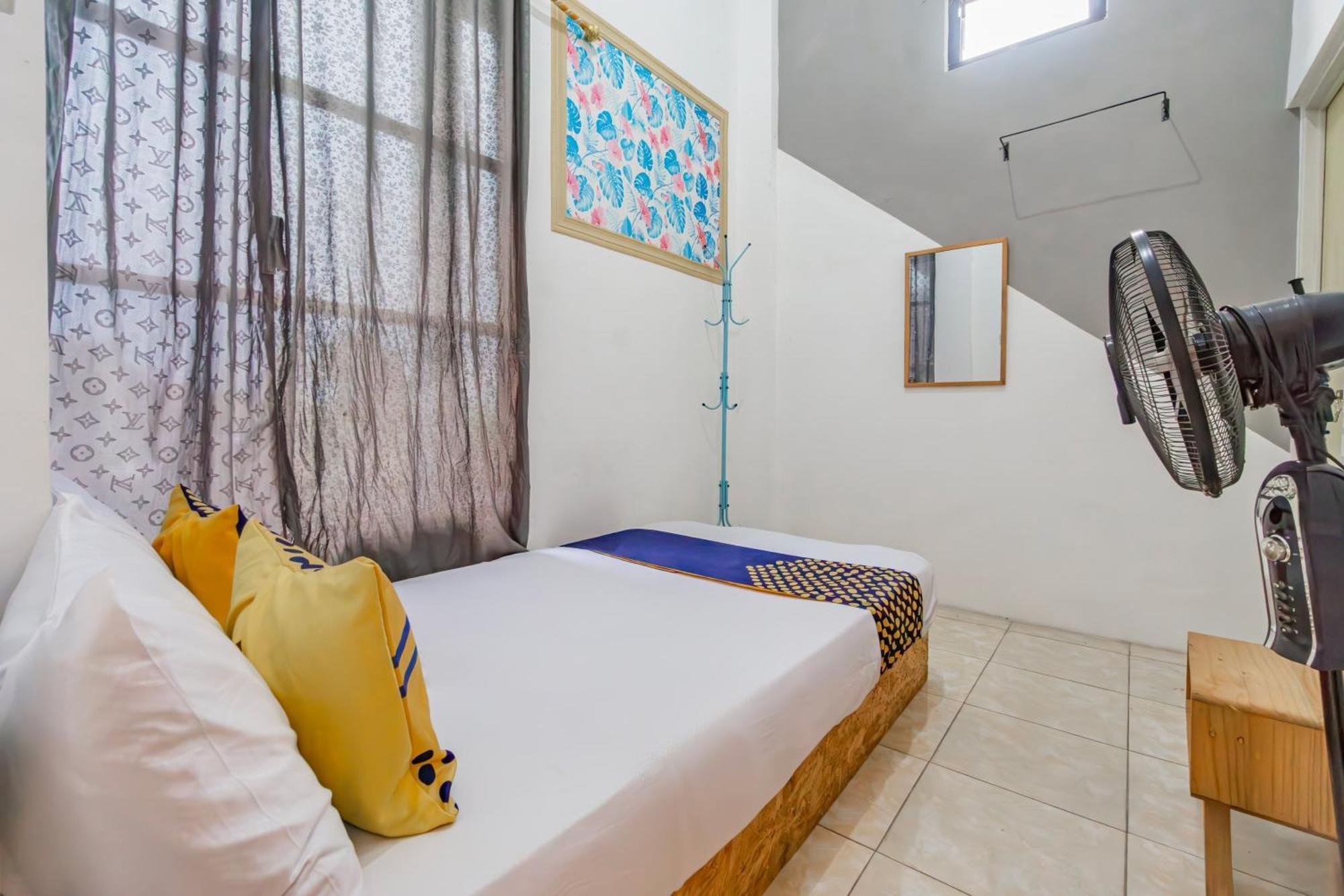 Oyo Life 94040 Agung Home Stay سورابايا المظهر الخارجي الصورة